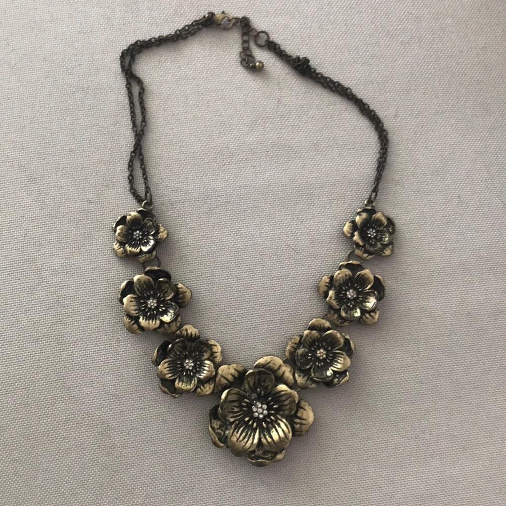 Gold flower necklace
